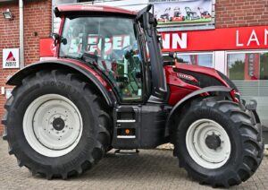 Valtra N155